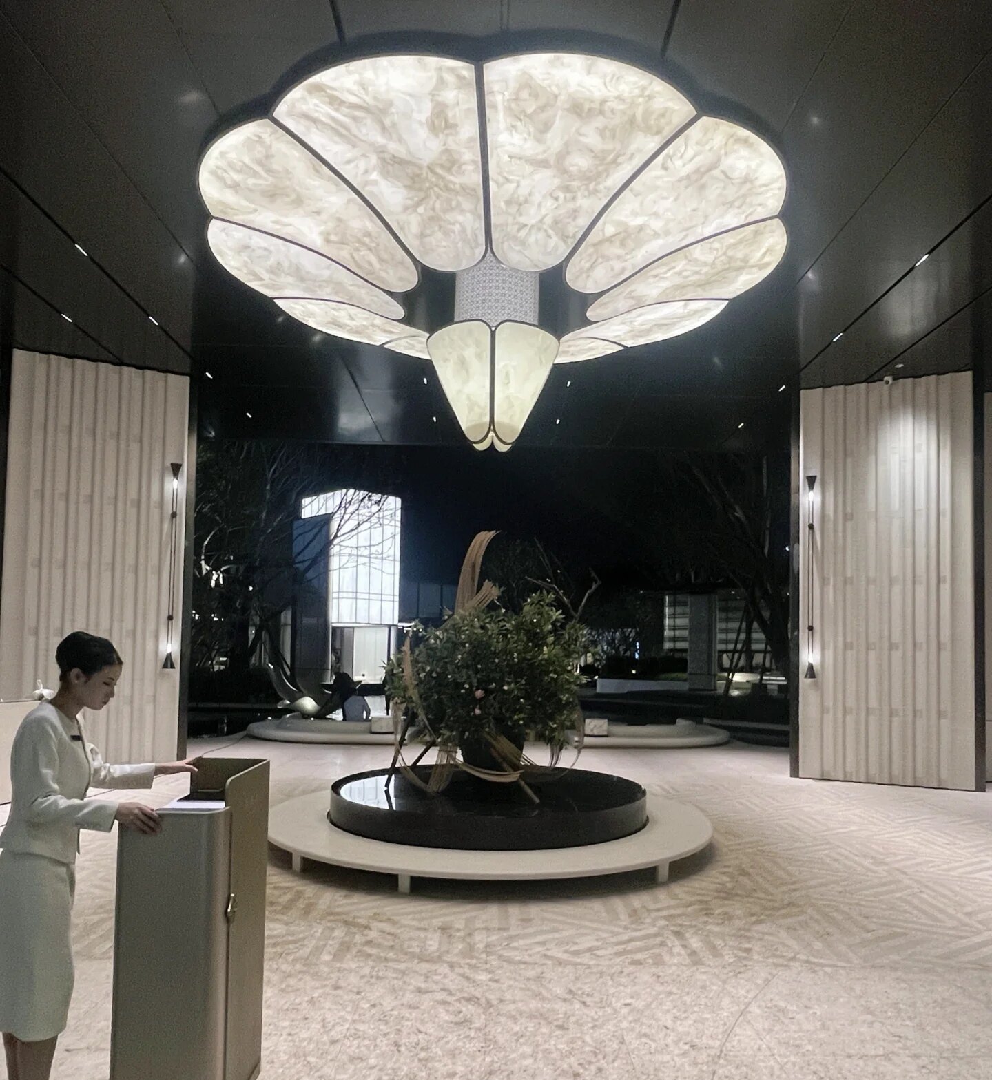 酒店大堂云石吊灯会所玄关入户花瓣造型吊灯非标工程灯具