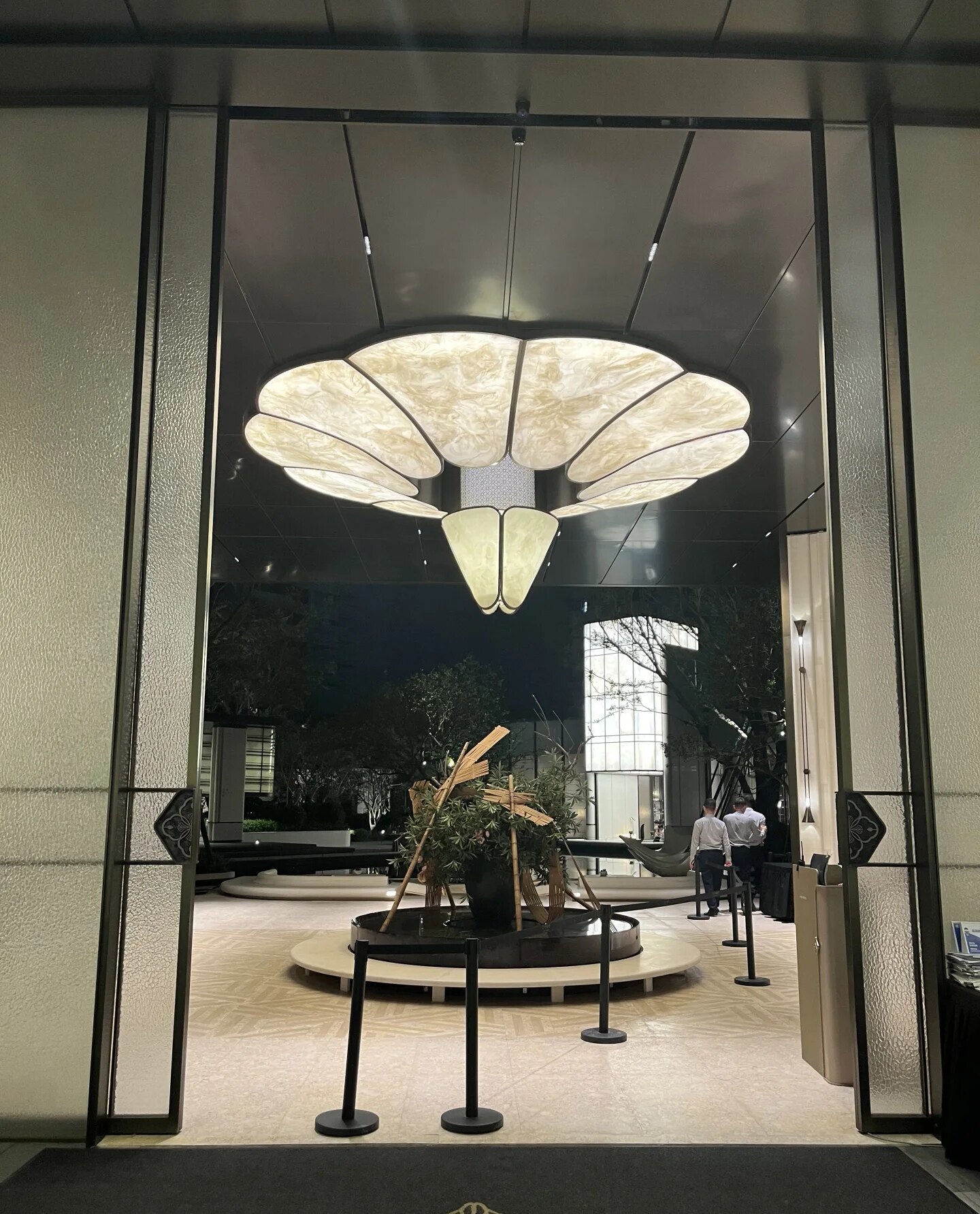 酒店大堂云石吊灯会所玄关入户花瓣造型吊灯非标工程灯具